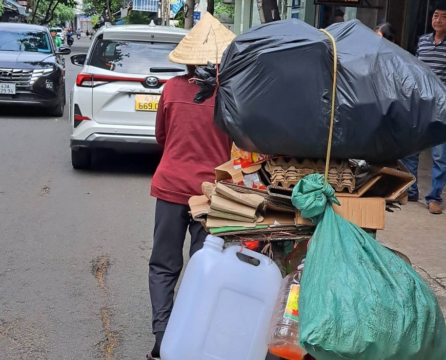 Nghề lượm rác sau đại dịch