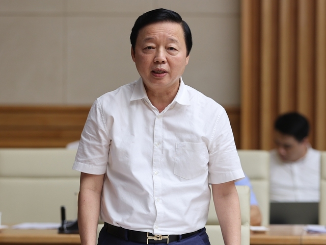 Thủ tướng Phạm Minh Chính: Đủ điều kiện để chuyển dịch bệnh Covid-19 từ bệnh truyền nhiễm nhóm A sang nhóm B