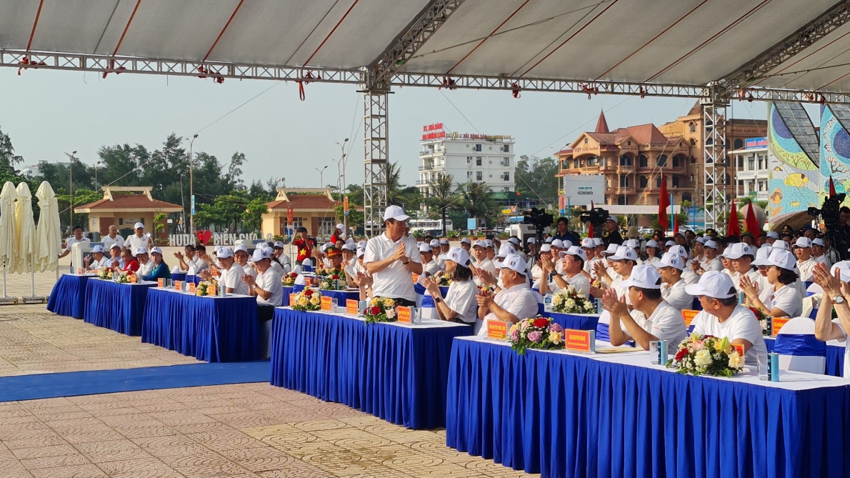 Đoàn công tác Trung ương Hội Người cao tuổi tham gia Tuần lễ Biển và Hải đảo Việt Nam tại Nghệ An