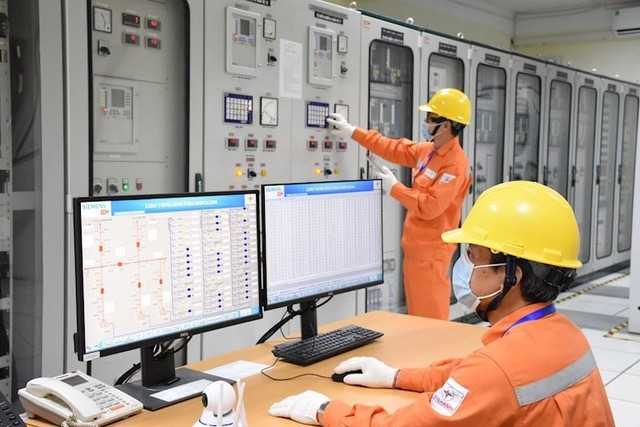 Thủ tướng Phạm Minh Chính chỉ đạo thực hiện các giải pháp để bảo đảm việc cung ứng điện