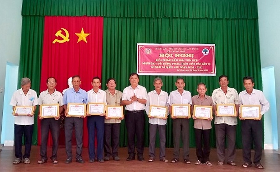 Nhiều cá nhân NCT tiêu biểu tỉnh Đồng Tháp được khen thưởng