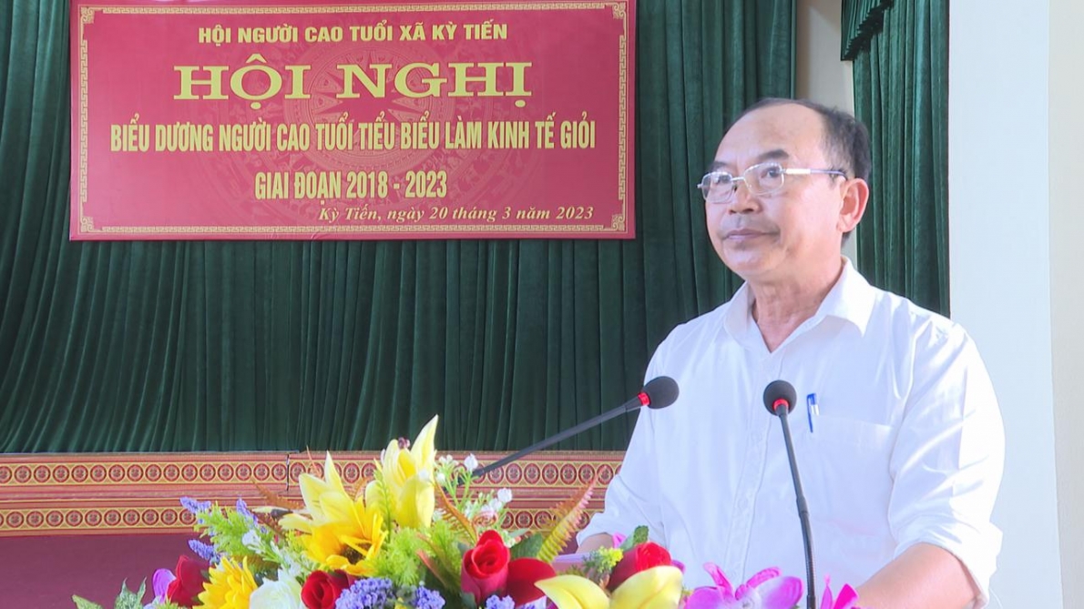 Chủ tịch Hội NCT xã Kỳ Tiến khai mạc Hội nghị