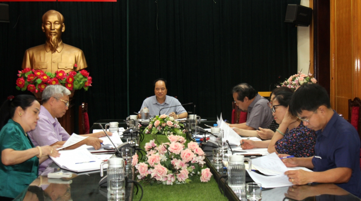 Quang cảnh cuộc họp