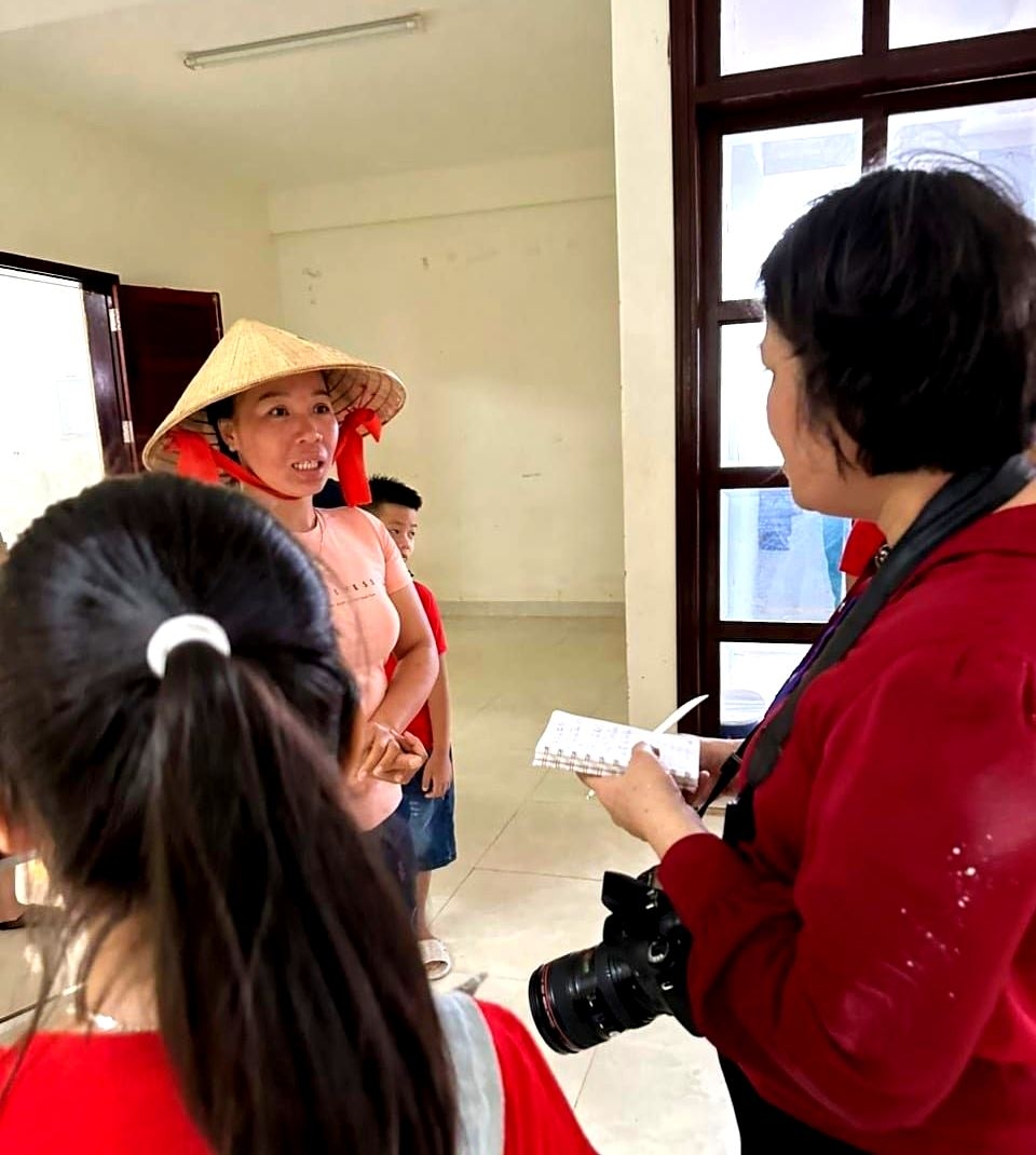 Phỏng vấn người dân trên đảo Sinh Tồn Đông