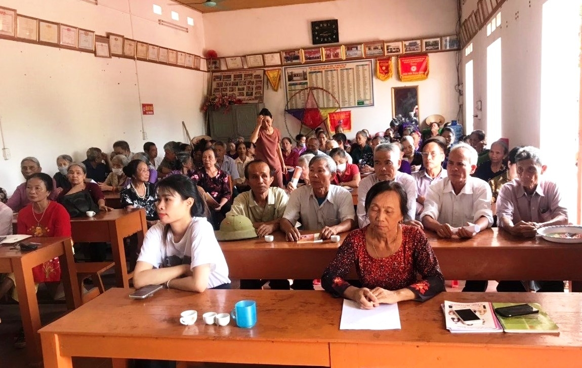 Đông đảo hội viên NCT xã Đào Xá, huyện Phú Bình, tỉnh Thái Nguyên được trợ giúp pháp lí Đông đảo hội viên NCT xã Đào Xá, huyện Phú Bình, tỉnh Thái Nguyên được trợ giúp pháp lí