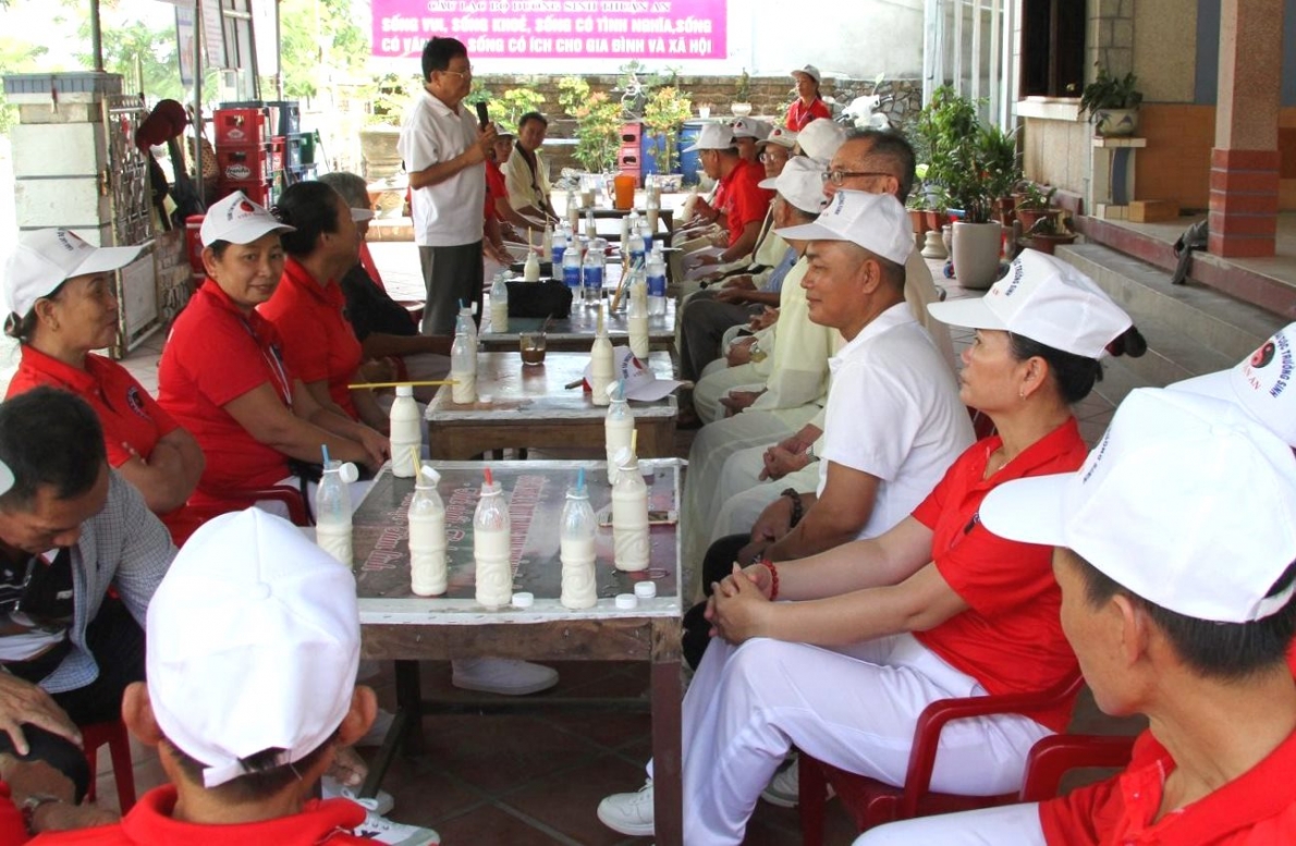 Một buổi sinh hoạt của CLB Dưỡng sinh NCT tỉnh Thừa Thiên Huế