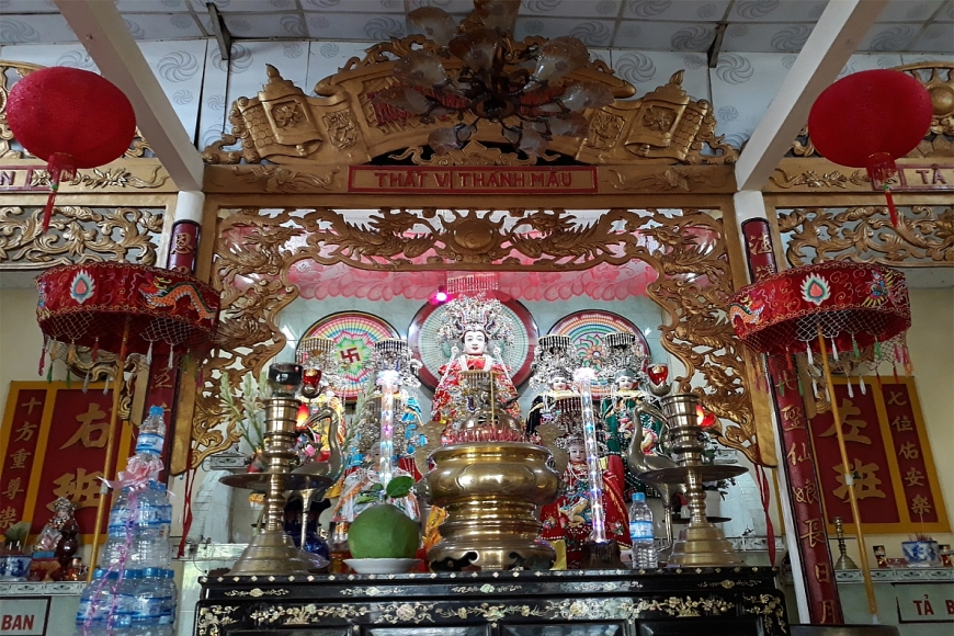 Thất vị Thánh Mẫu được thờ tại miếu Bà Chúa xứ Cây Trôm (phường 5, TP.Vĩnh Long) Thất vị Thánh Mẫu được thờ tại miếu Bà Chúa xứ Cây Trôm (phường 5, TP.Vĩnh Long)