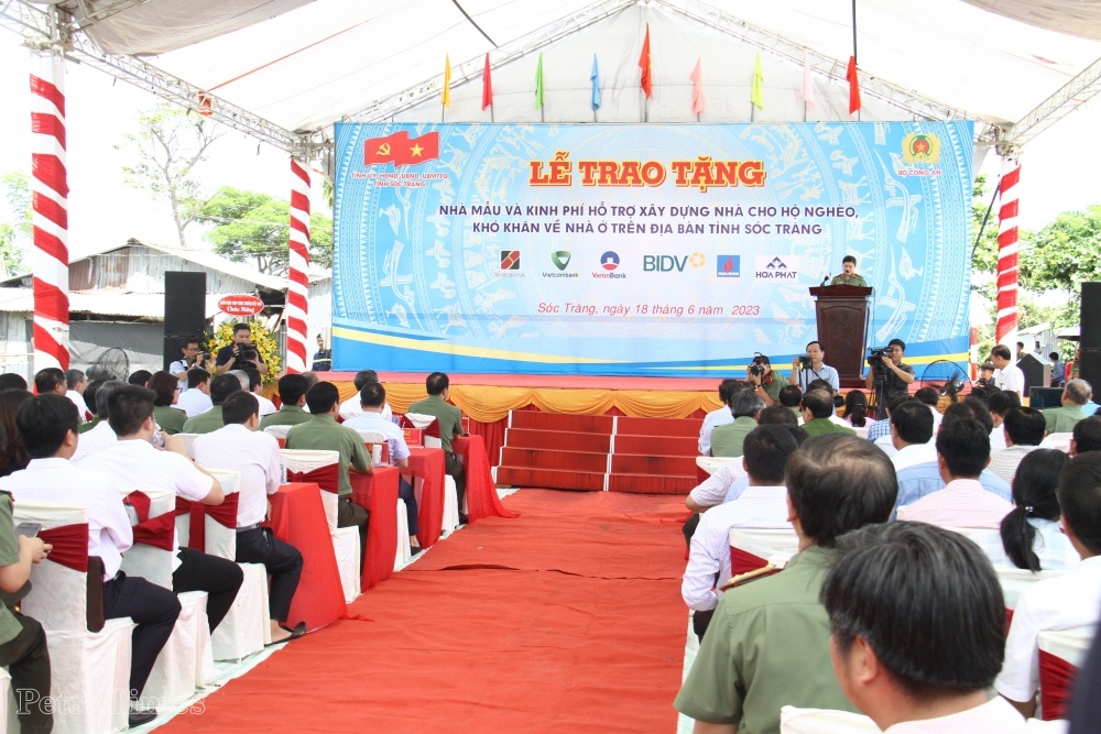 Petrovietnam: Tài trợ 10 tỷ đồng xây dựng nhà cho người nghèo Petrovietnam: Tài trợ 10 tỷ đồng xây dựng nhà cho người nghèo