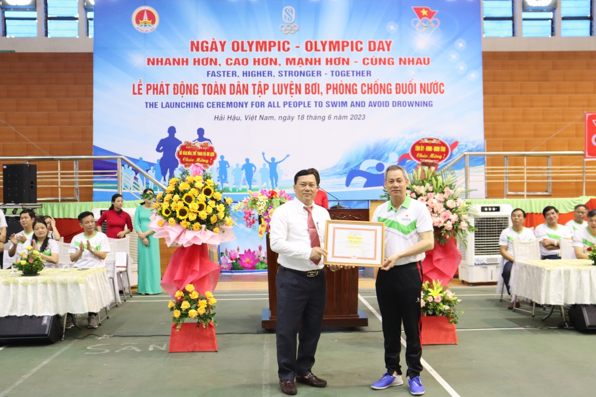 Tổ chức Ngày Olympic và phát động toàn dân tập luyện môn bơi phòng, chống đuối nước năm 2023 Tổ chức Ngày Olympic và phát động toàn dân tập luyện môn bơi phòng, chống đuối nước năm 2023