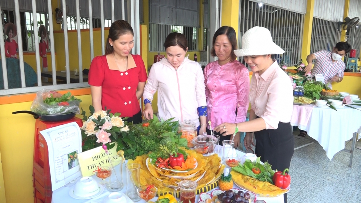 Cồn Tân Lộc nhộn nhịp Lễ hội vườn trái cây ngày Tết Đoan ngọ Cồn Tân Lộc nhộn nhịp Lễ hội vườn trái cây ngày Tết Đoan ngọ