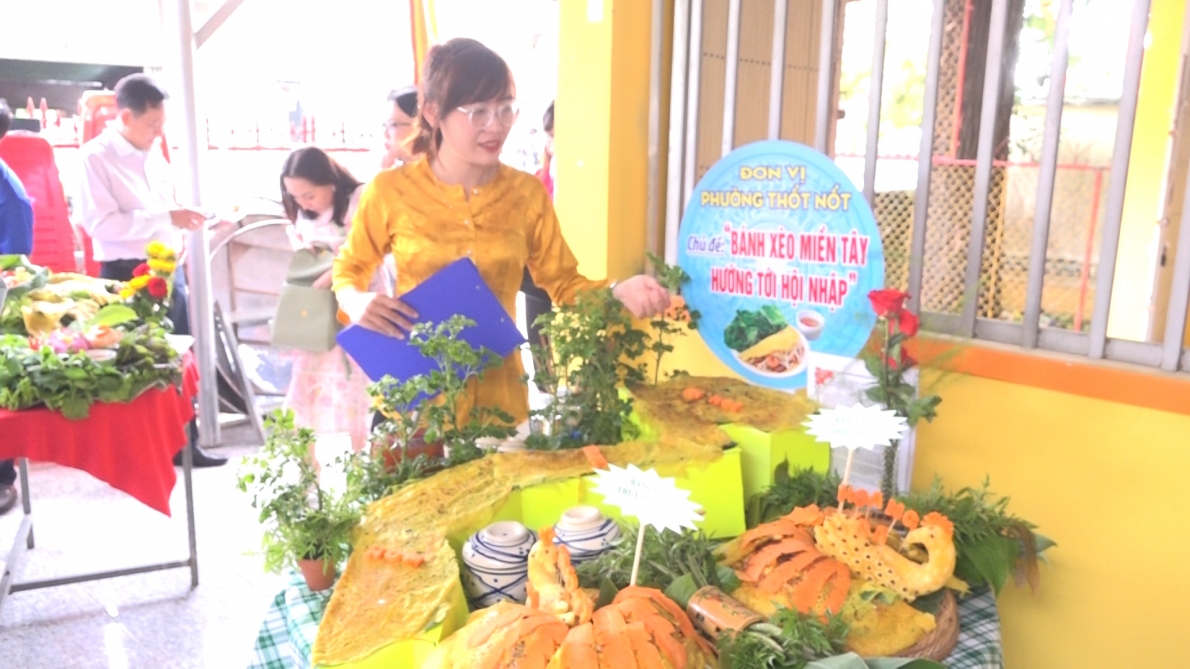Cồn Tân Lộc nhộn nhịp Lễ hội vườn trái cây ngày Tết Đoan ngọ Cồn Tân Lộc nhộn nhịp Lễ hội vườn trái cây ngày Tết Đoan ngọ