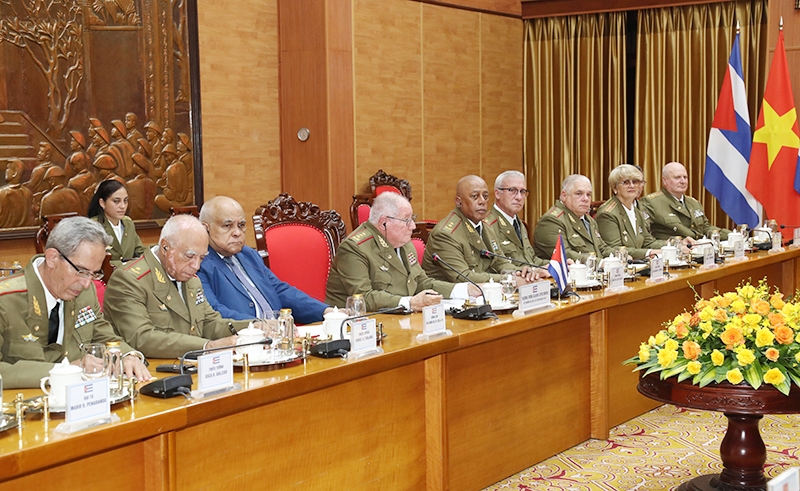 Đại tướng Phan Văn Giang đón tiếp Bộ trưởng Bộ các Lực lượng vũ trang Cách mạng Cuba