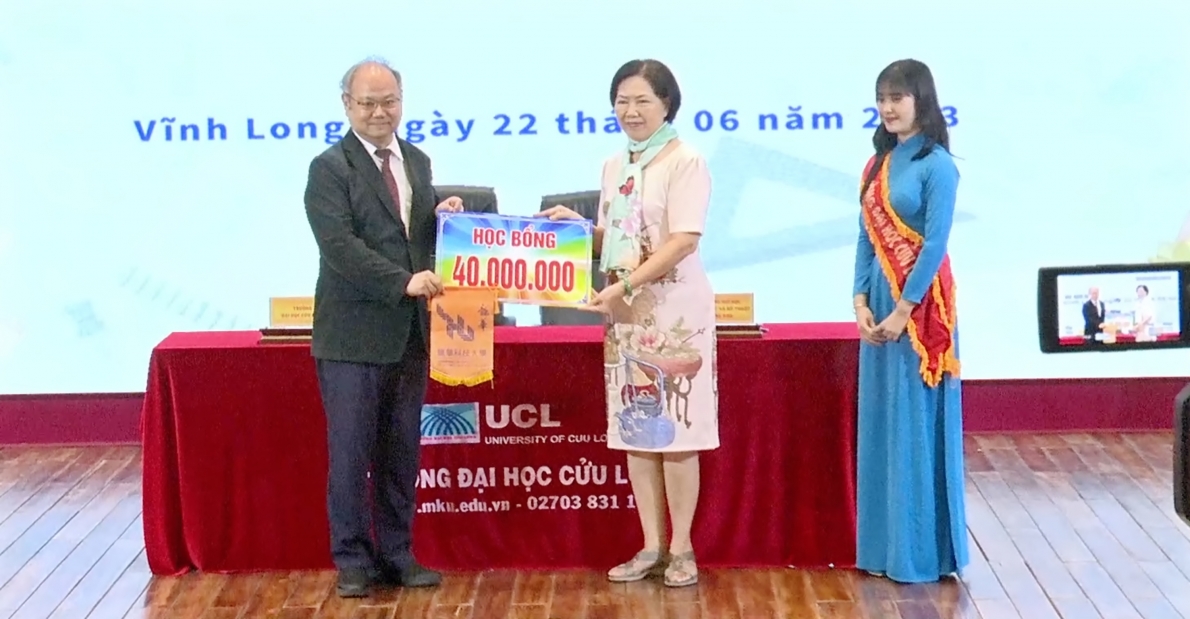 Trường Đại học Cửu Long đón nhận Chứng nhận đạt chuẩn kiểm định chất lượng và kí kết hợp tác đào tạo