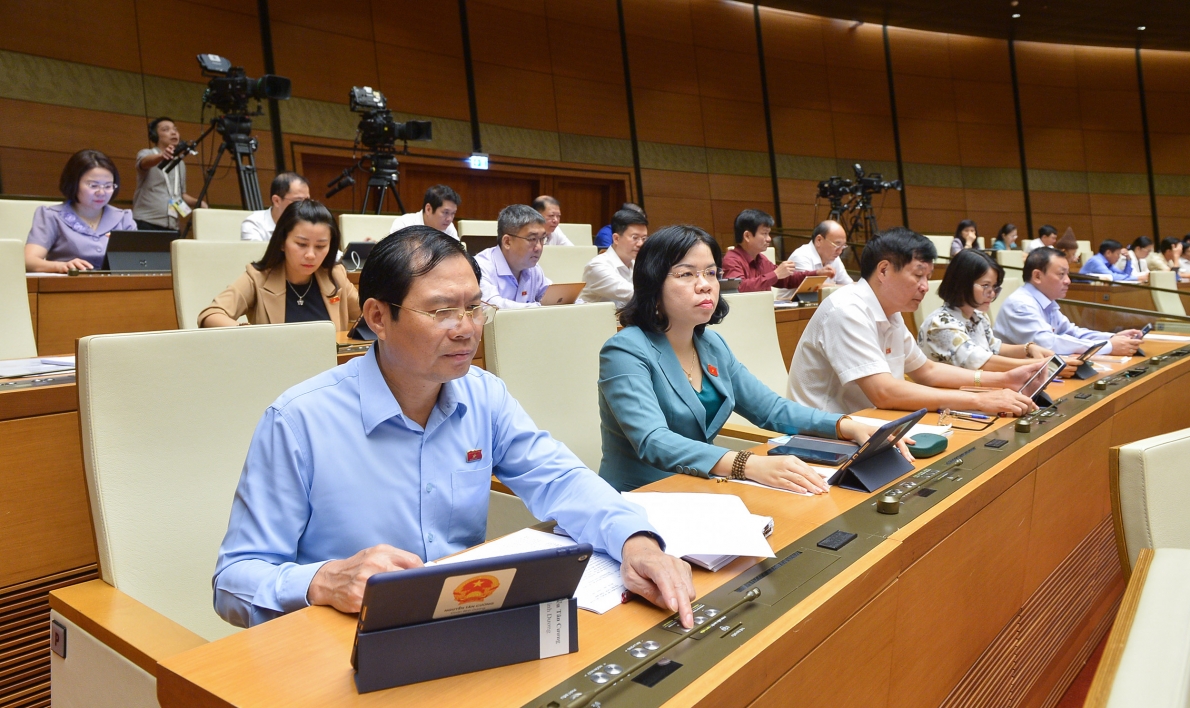 Quốc hội thông qua Luật Đấu thầu (sửa đổi)