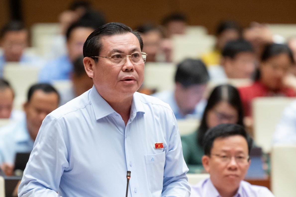 Đại tướng Phan Văn Giang giải trình một số vấn đề về dự án Luật Quản lý, bảo vệ công trình quốc phòng và khu quân sự