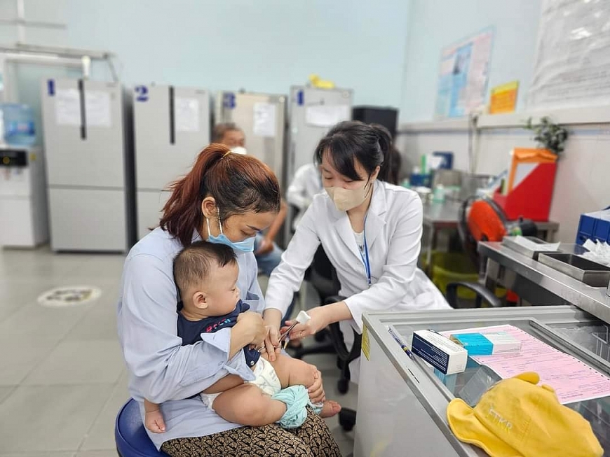 Phân loại sớm, chuyển tuyến phù hợp để tránh chuyển nặng tử vong do bệnh tay chân miệng, sốt xuất huyết