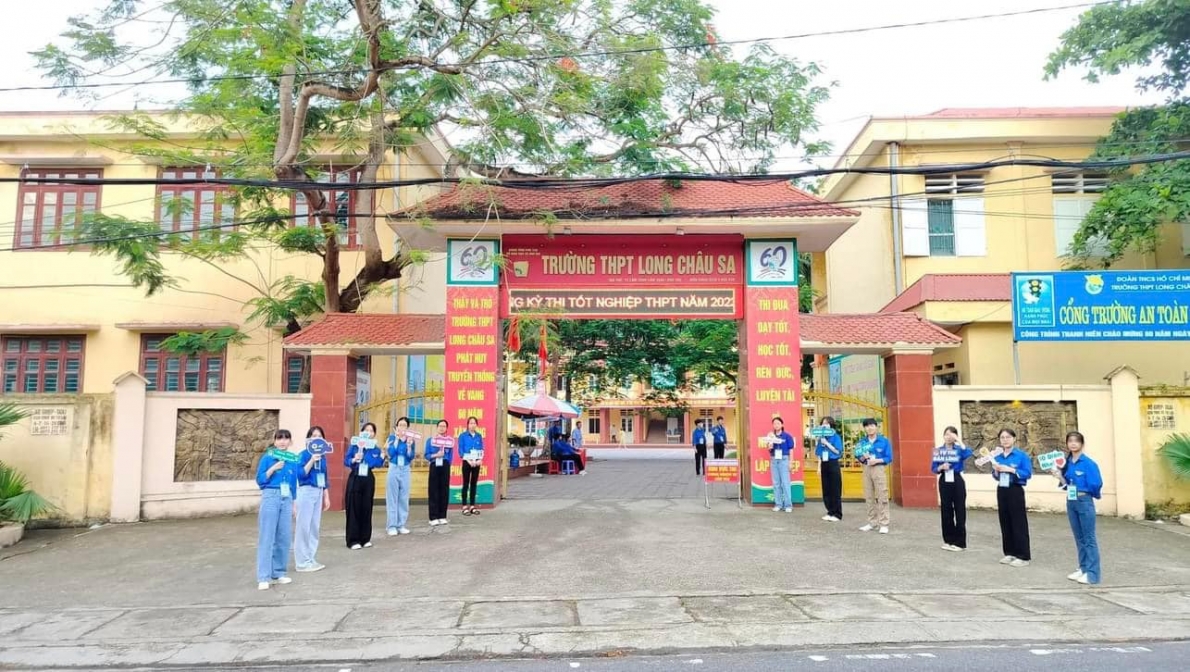 Phú Thọ: Thí sinh bước vào ngày đầu tiên của kỳ thi tốt nghiệp Trung học phổ thông 2023