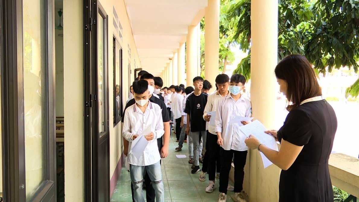 Phú Thọ: Thí sinh bước vào ngày đầu tiên của kỳ thi tốt nghiệp Trung học phổ thông 2023