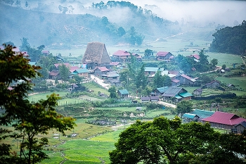 Bồng bềnh với làng cổ Vi Rơ Ngheo