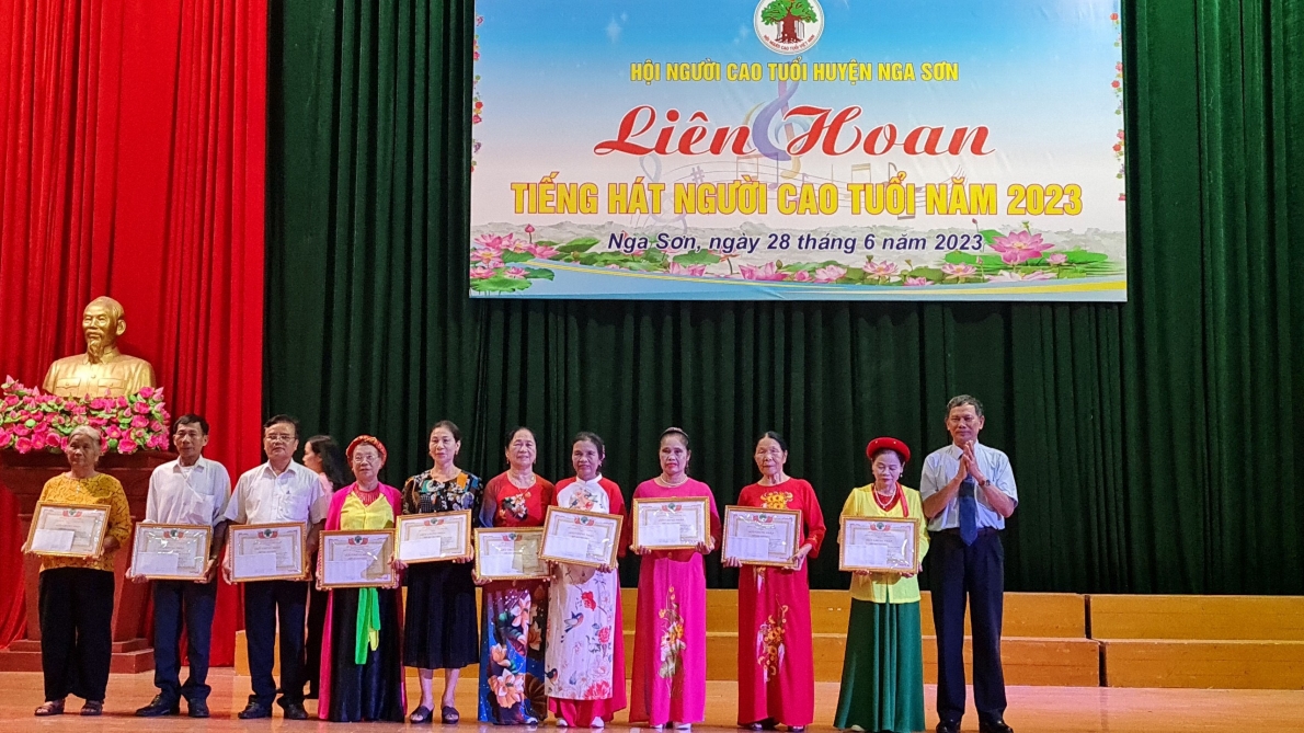 Liên hoan tiếng hát người cao tuổi huyện Nga Sơn năm 2023