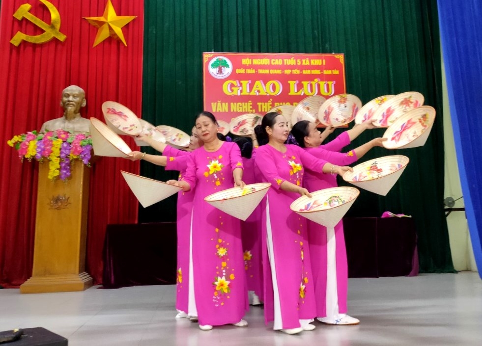 Tiết mục văn nghệ của NCT tỉnh Hải Dương