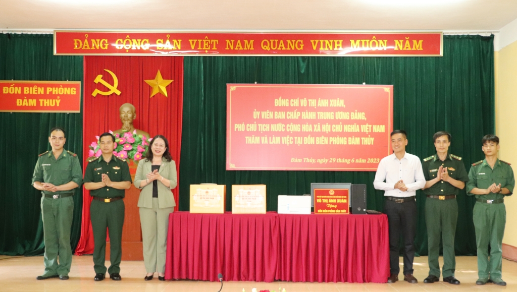 Phó Chủ tịch nước Võ Thị Ánh Xuân thăm và làm việc với tỉnh Cao Bằng