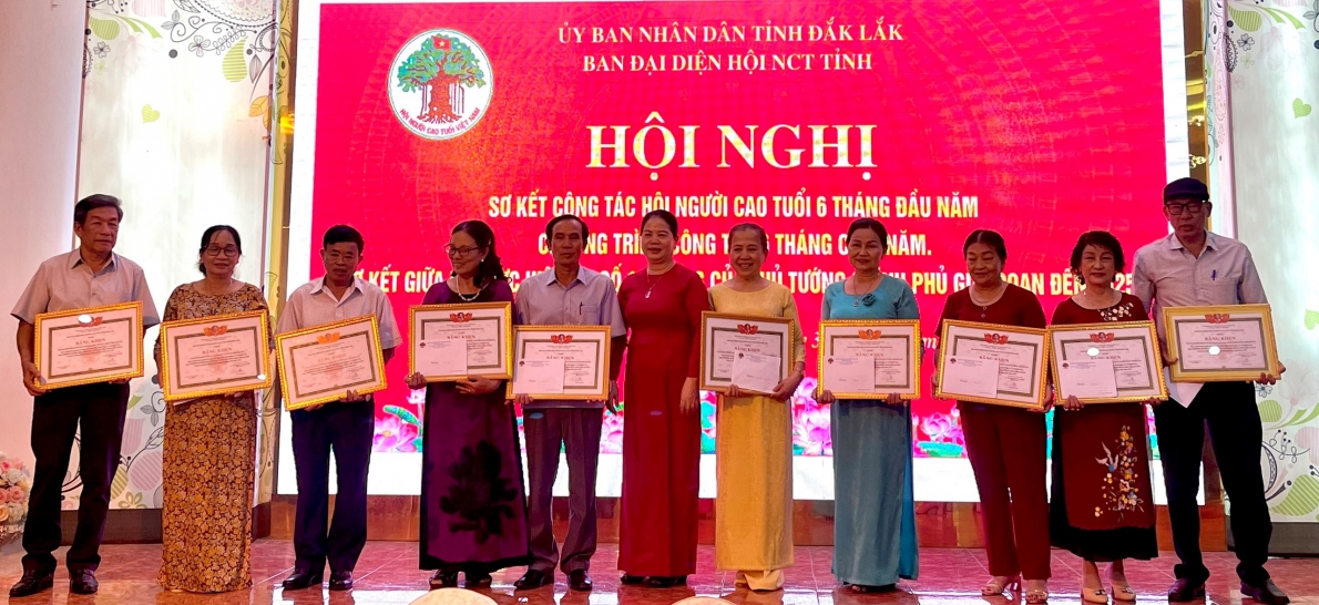 Sơ kết công tác 6 tháng đầu năm và nhân rộng mô hình Câu lạc bộ LTHTGN