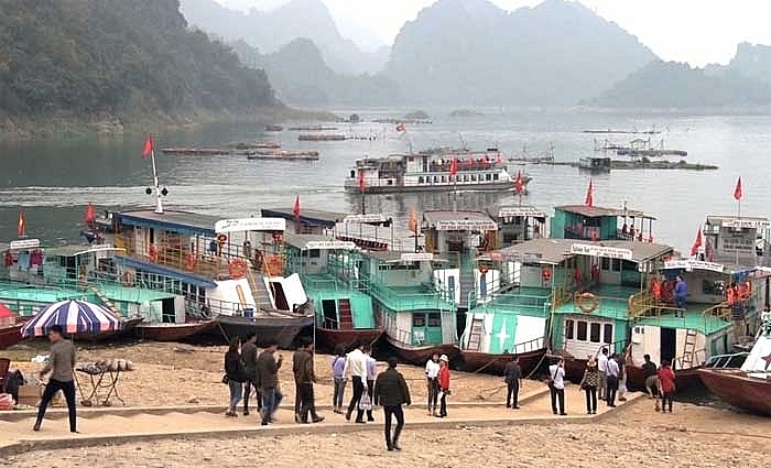 Bến cảng du lịch Thung Nai.