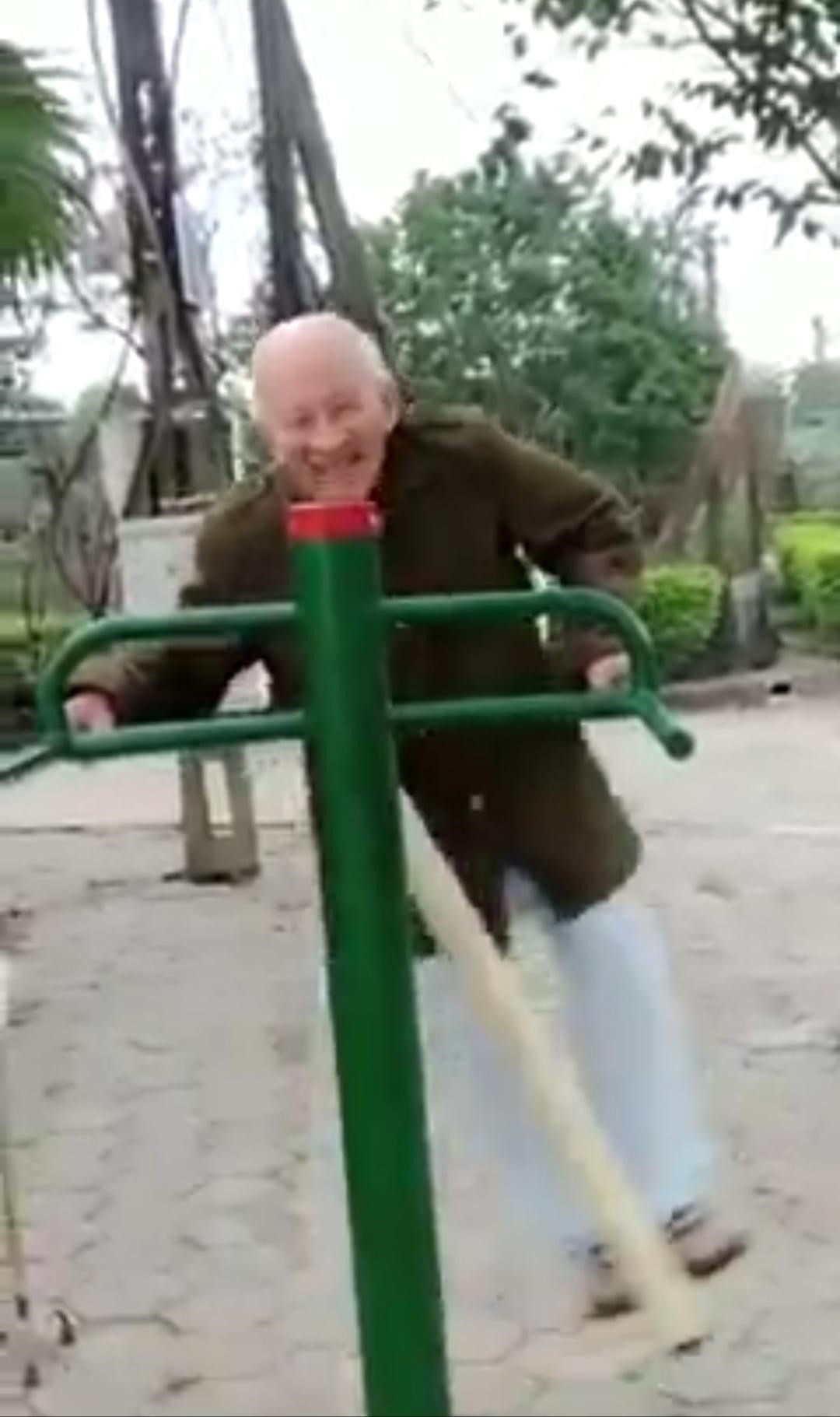 Tiết lộ bí quyết sống khỏe ở tuổi 100 của cặp vợ chồng ở Hà Tĩnh