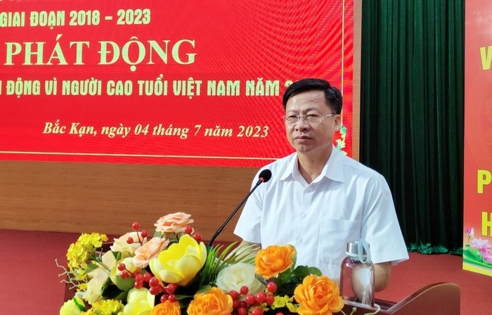 Ông Phạm Duy Hưng, Phó Chủ tịch UBND tỉnh phát biểu tại hội nghị