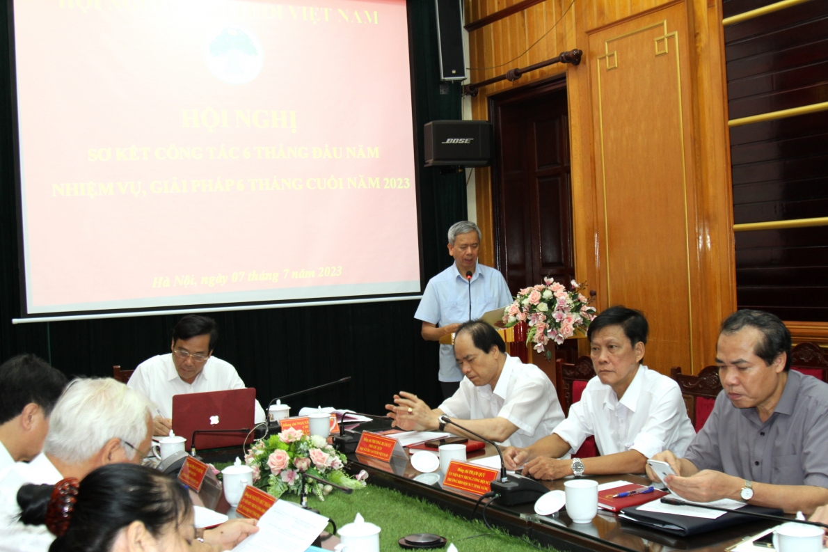 Phó Chủ tịch Phan Văn Hùng báo cáo nhanh kết quả nổi bật trong 6 tháng đầu năm