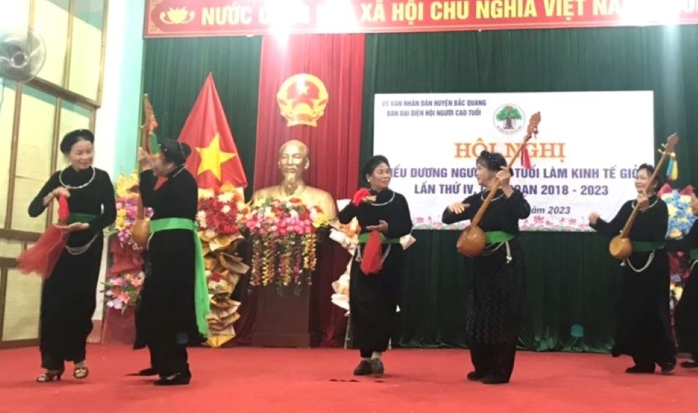 Tiết mục văn nghệ chào mừng Hội nghị