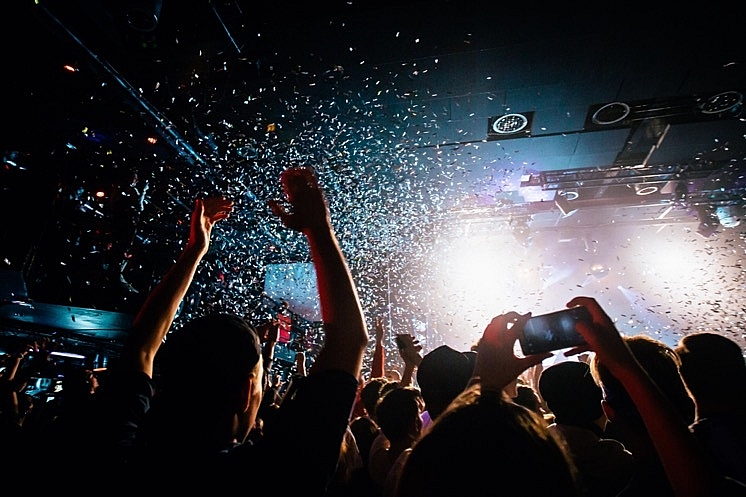 Siêu đại nhạc hội 8Wonder là show diễn đầu tiên tại châu Á của Charlie Puth