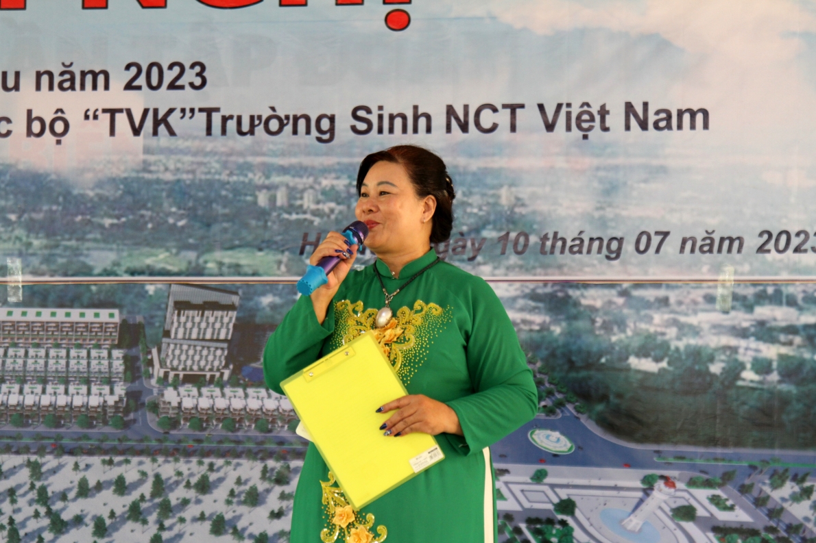 Bà Mai Thị Thanh Vân, Chủ tịch HĐQT Trường Sinh Việt Nam phát biểu khai mạc Hội nghị