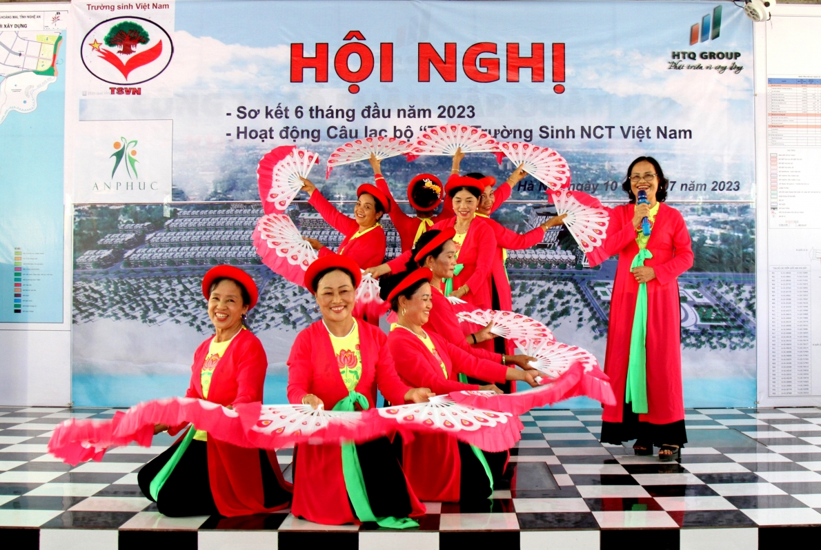 Trường Sinh Việt Nam với tâm nguyện chăm lo NCT