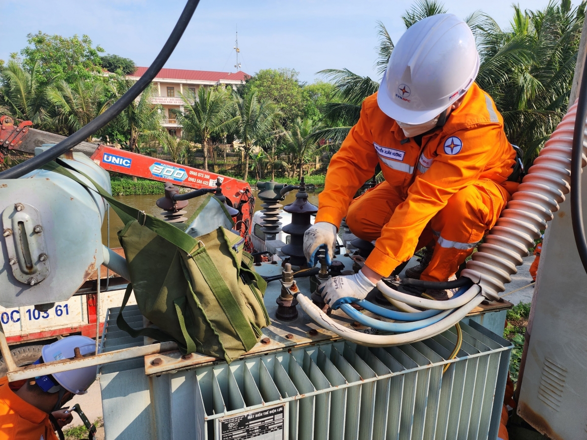 Tổng Công ty Điện lực miền Bắc gặp nhiều khó khăn trong cung ứng điện Qúy II năm 2023