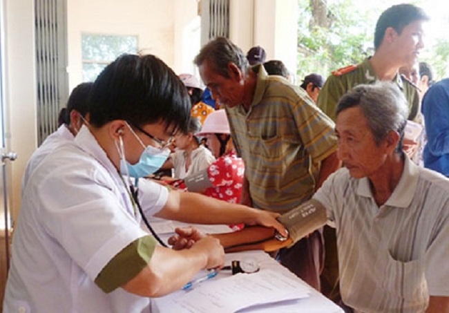 Khám sức khỏe cho NCT tỉnh Trà Vinh