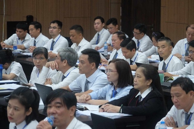 Các luật sư tham gia vụ án.