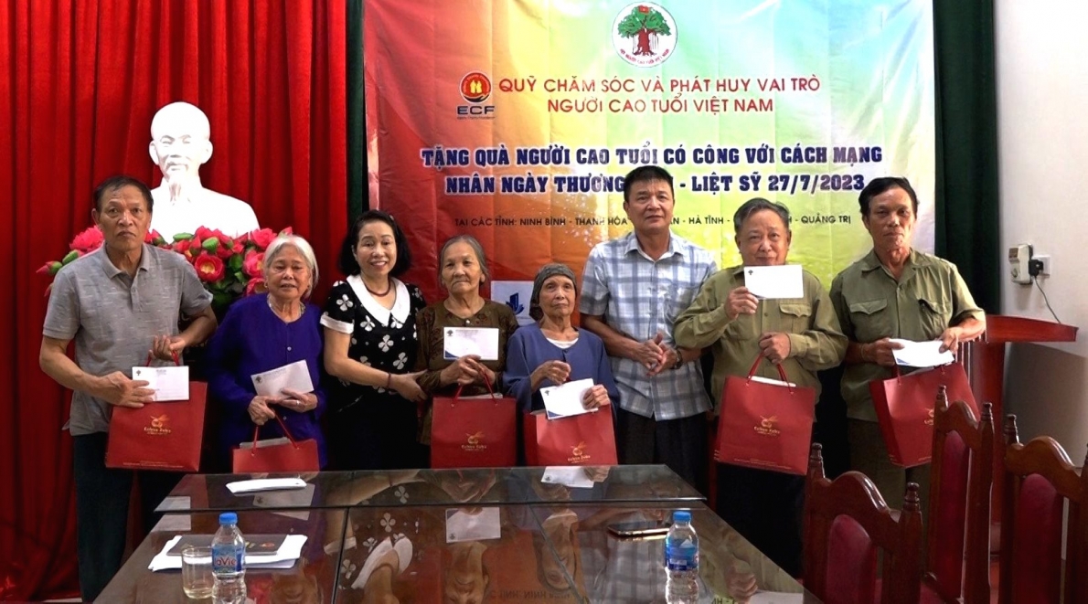 Quỹ Chăm sóc và Phát huy vai trò NCT Việt Nam cùng các nhà tài trợ tặng quà tri ân NCT có công với cách mạng tại TP Tam Điệp, tỉnh Ninh Bình Quỹ Chăm sóc và Phát huy vai trò NCT Việt Nam cùng các nhà tài trợ tặng quà tri ân NCT có công với cách mạng tại TP Tam Điệp, tỉnh Ninh Bình