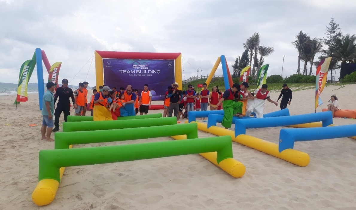 Hàng ngàn ô tô VinFfast tham dự sự kiện “Wonder Trip 2023 – Anh em VinFast 3 miền”