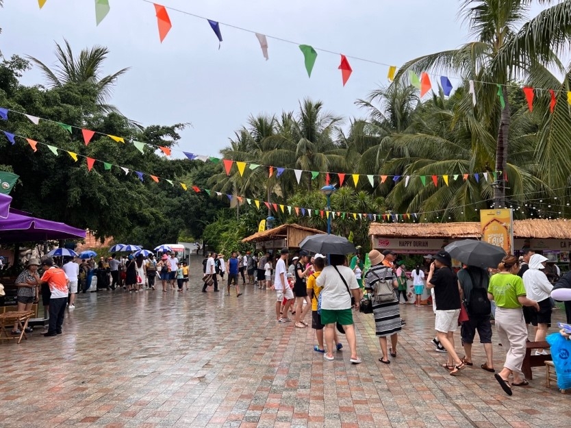 “Miền đất hội hè” VinWonders Nha Trang náo nhiệt chờ Charlie Puth biểu diễn