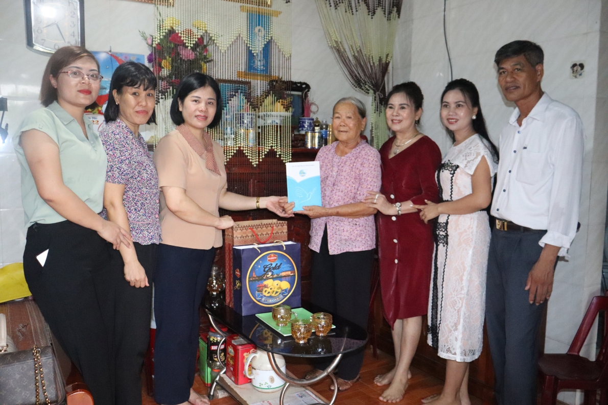 Tháng Bảy sâu nặng nghĩa tình