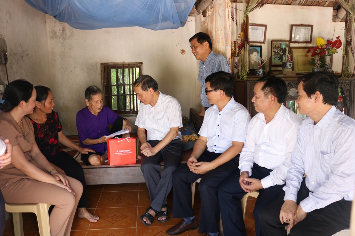 Tháng Bảy sâu nặng nghĩa tình