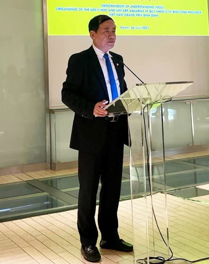 Bình Định: Kí kết Biên bản ghi nhớ giải đua thuyền máy nhà nghề Quốc tế UIM F1H2O Và UIM-ABP Aquabike