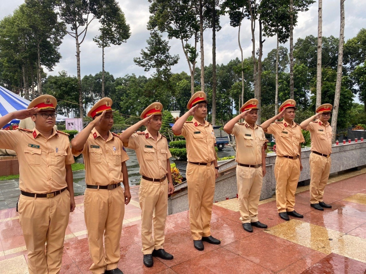 Tổ chức nhiều hoạt động kỷ niệm 76 năm Ngày Thương binh - Liệt sĩ