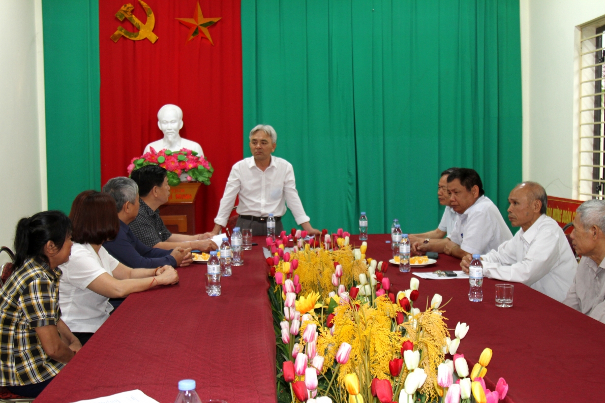 Ông Hồ Sỹ quảng chia sẻ kinh nghiệm làm kinh tế giỏi