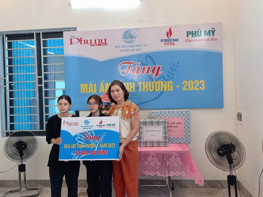 Huyện Mỹ Đức, TP. Hà Nội: Tặng "mái ấm tình thương" cho phụ nữ có hoàn cảnh khó khăn tại xã Lê Thanh