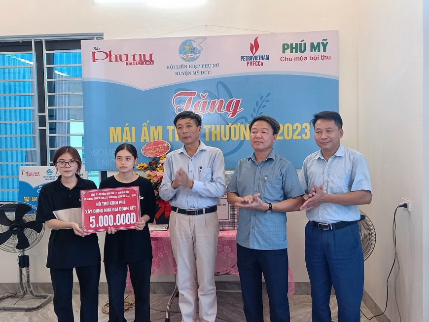 Huyện Mỹ Đức, TP. Hà Nội: Tặng "mái ấm tình thương" cho phụ nữ có hoàn cảnh khó khăn tại xã Lê Thanh