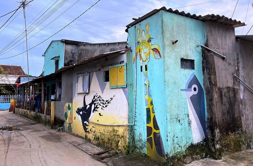 : Làng tranh xã đảo Tam Hải (Quảng Nam) cũng xuống cấp, nhếch nhác qua thời gian.