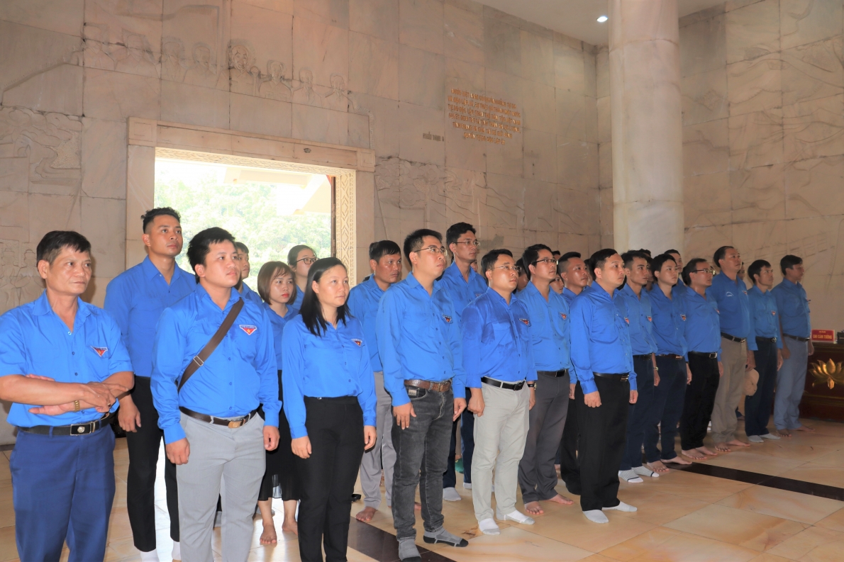 Hành trình “Về nguồn” - Hoạt động mang ý nghĩa sâu  sắc